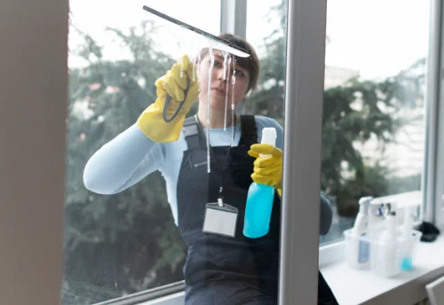 Nettoyage de vitres intérieures et extérieures à Marval
